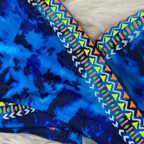 🤍🌈[ VS PINK ] Tie Dye Embroidery Cross Bikini Top - Picture 2 of 8